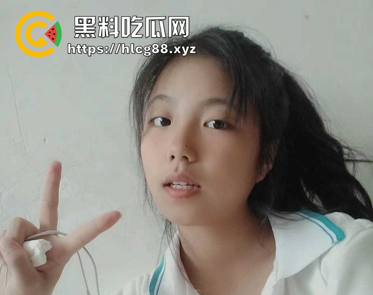 分手就分手 视频你别往外流 湖南信息工程学院学妹【吴雅玮】性爱视频被曝出 浑身都散发着青春气息！  第1张