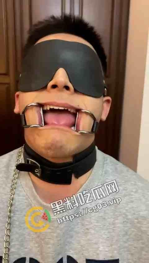 辣眼睛！抖音博主【华呆呆】反差男 表面上型男颜值主播 私底下受虐狂男同 流出视频合集  第6张