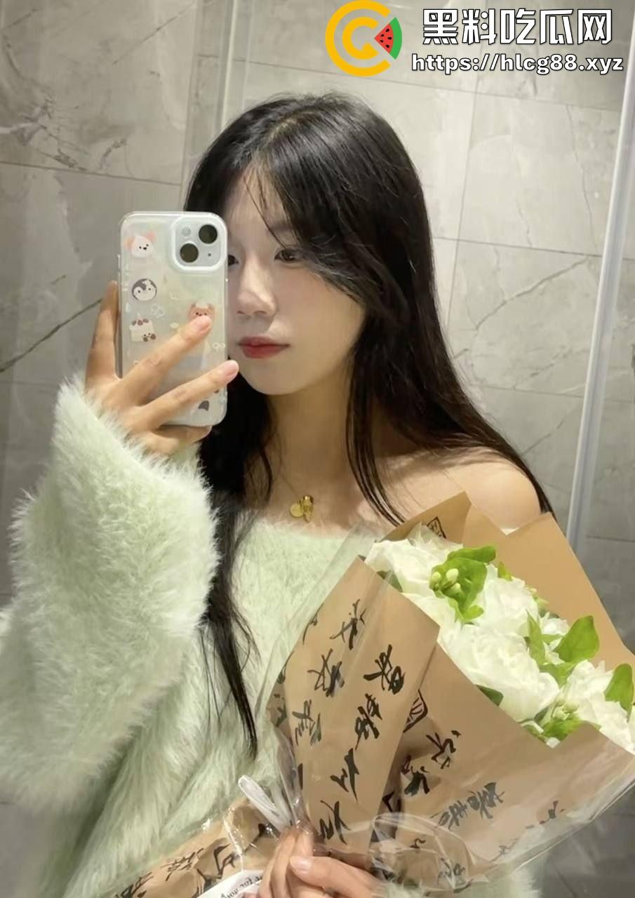 苏州微胖反差大三学姐【邵瑶微】自拍曝光，小脸蛋可爱得要命，私下却是骚货，和男友操天视频流出！  第3张