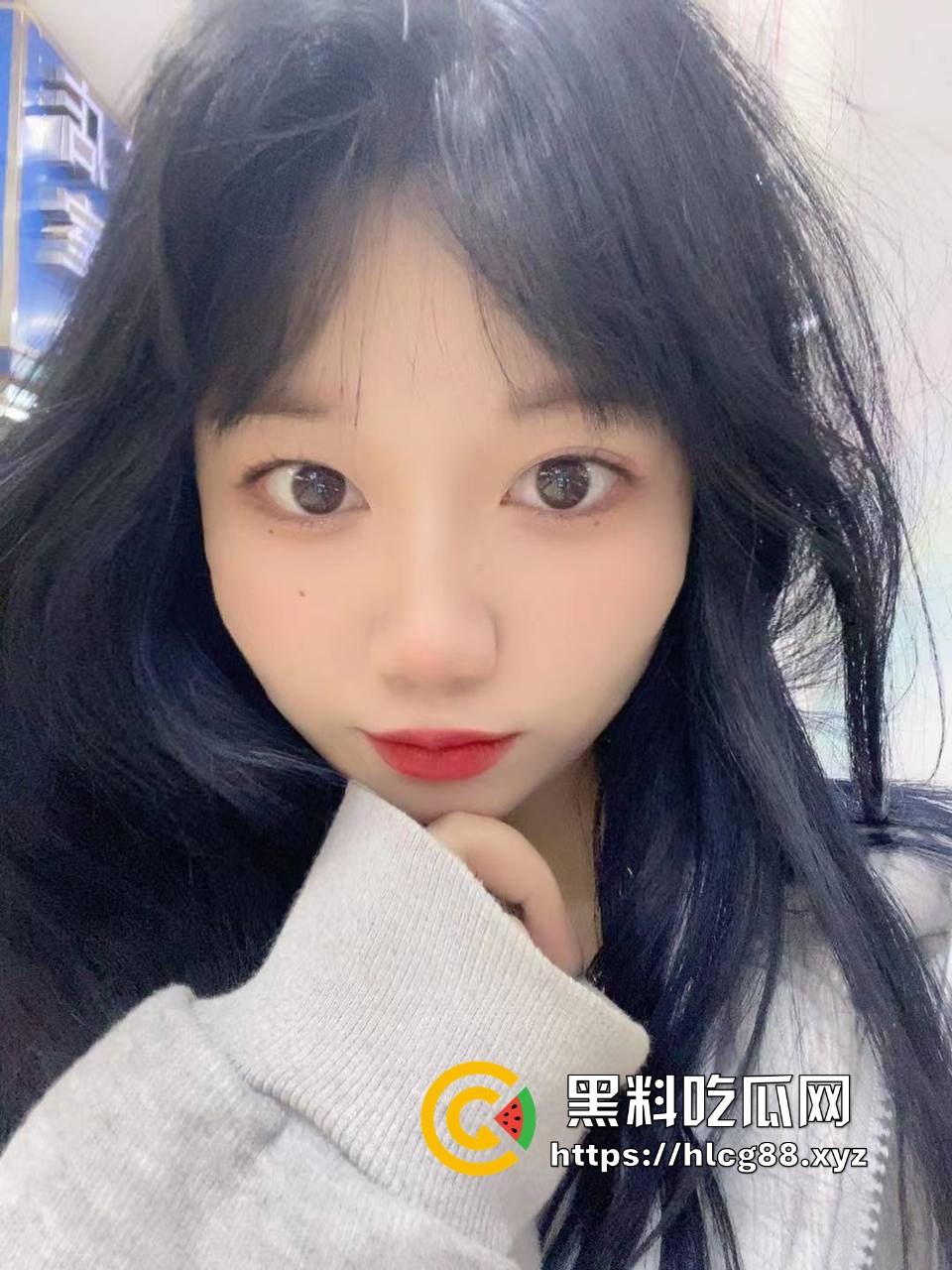 苏州微胖反差大三学姐【邵瑶微】自拍曝光，小脸蛋可爱得要命，私下却是骚货，和男友操天视频流出！  第4张