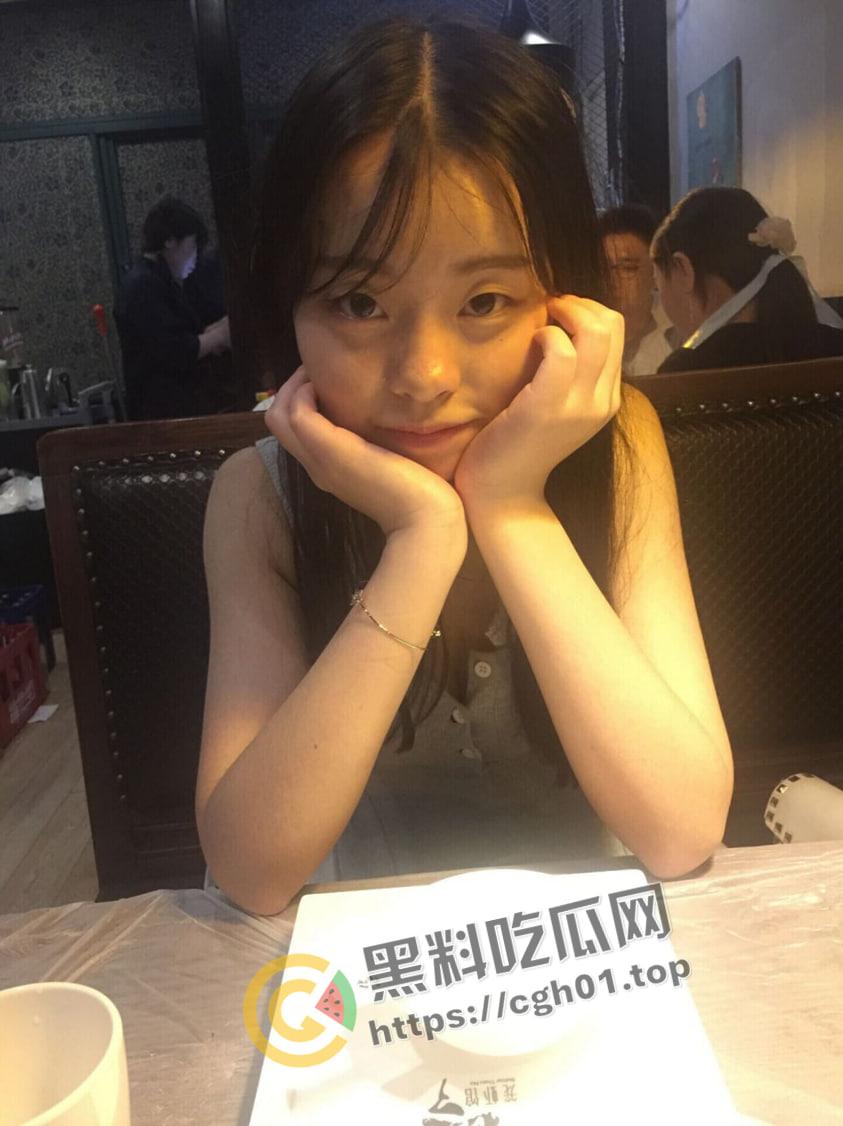 苏州乱伦瓜！亲妹妹做女友 调教成小母狗 饱满小鲍鱼里汁水真多  第1张