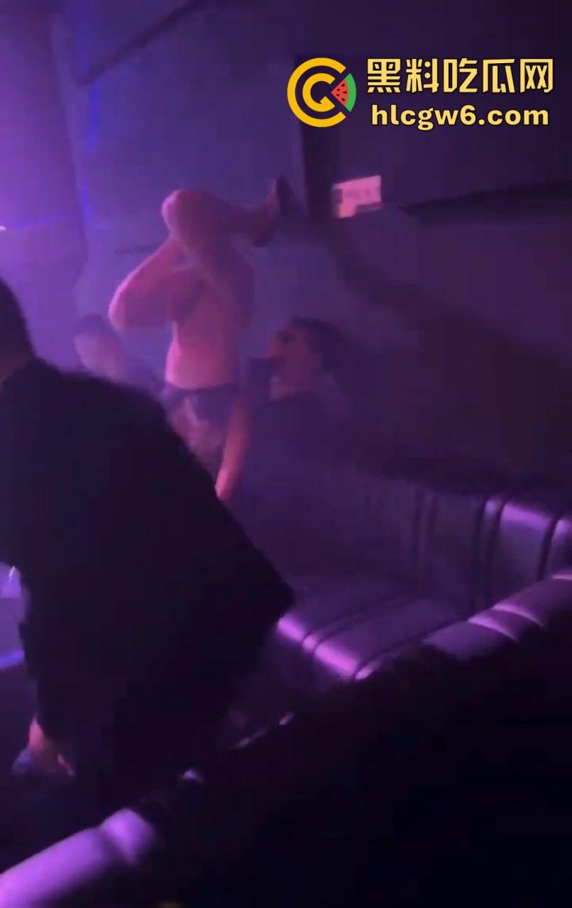 KTV坐台女包间骚操作全解析！口交、做爱、裸舞样样全 公共场合直接开车 商K玩法科普让你打开新世界！  第2张