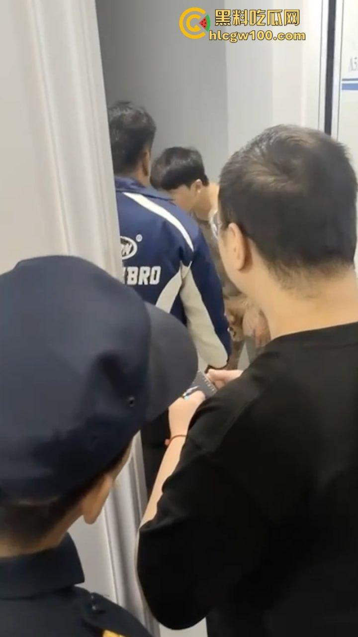 柬埔寨园区真实情况爆料！主管随意强奷女性 每天上演电棍烤肉惨叫连连  第5张