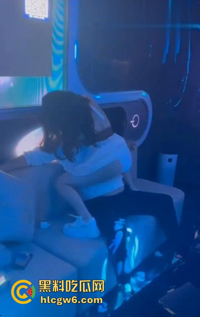 KTV坐台女包间骚操作全解析！口交、做爱、裸舞样样全 公共场合直接开车 商K玩法科普让你打开新世界！  第13张
