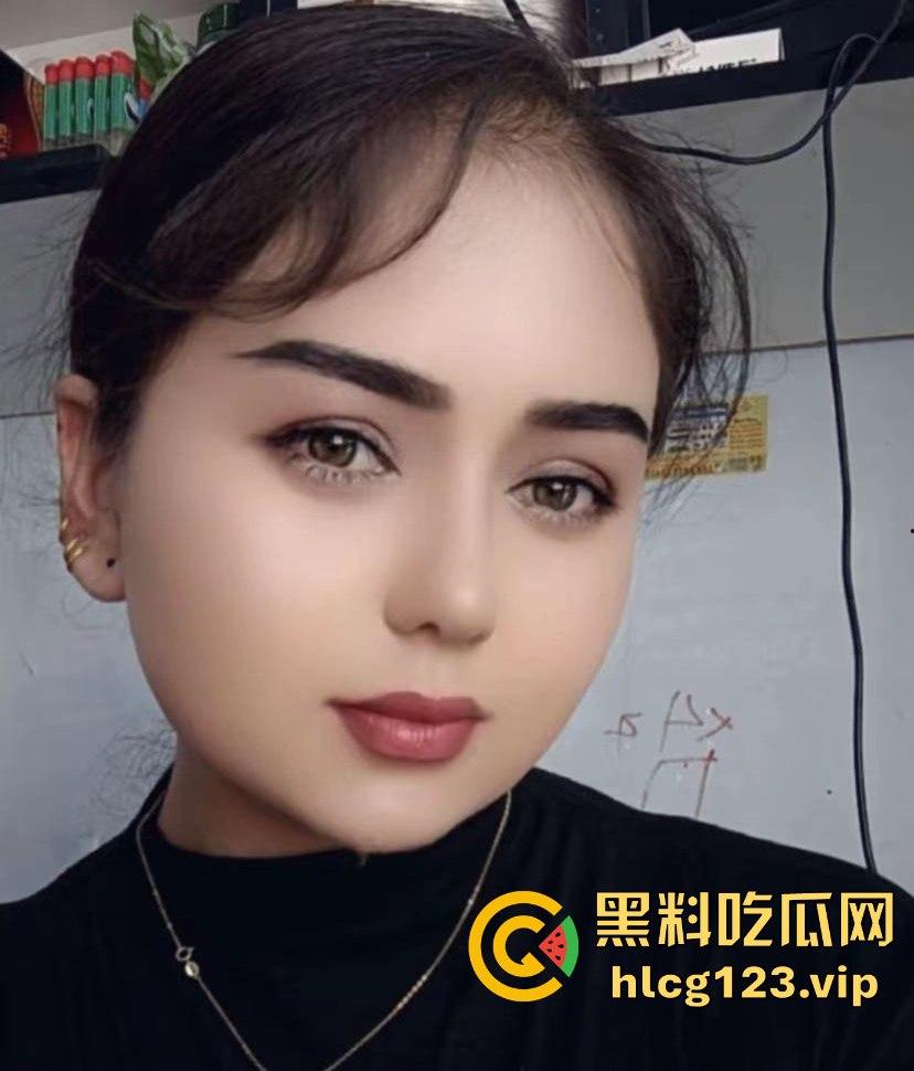 新疆少妇努尔古丽裸聊视频流出！美乳美鲍玩1V1骚到飞起，榜一大哥手速太快直接录屏！  第4张