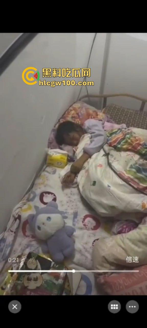 河南三年二班家长【周微】崩溃，辅导作业直接气疯，一边打小孩一边骂老师，班级群倾诉成大型吐槽现场！  第8张