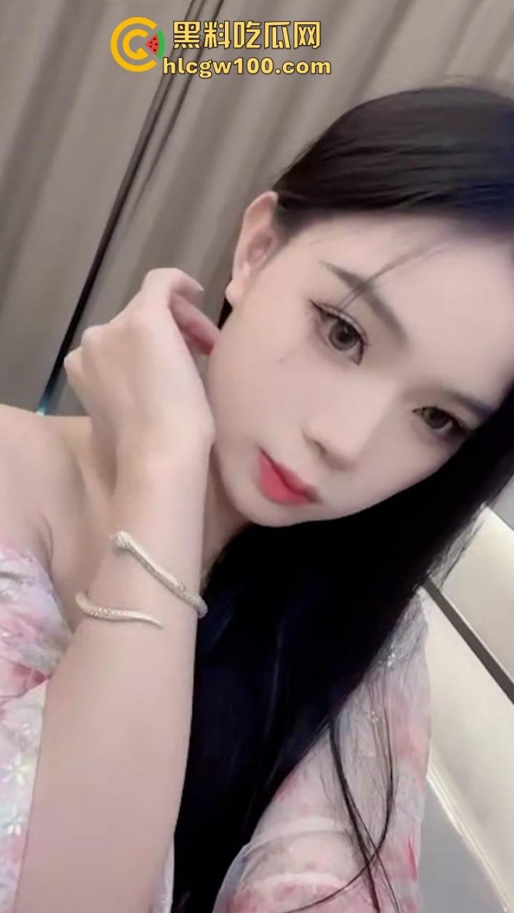 深圳外围女神【南山汤圆】穿衣是高不可攀的女神 脱衣是淫荡下贱母狗 这身材太完美了  第1张