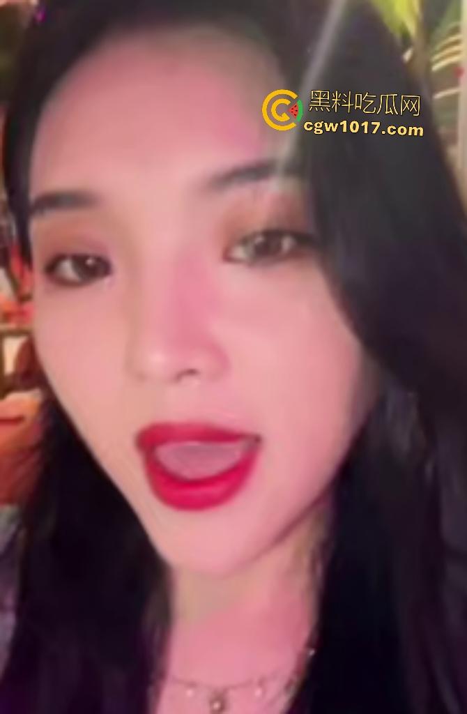 北京舞蹈学院女神【兰澜】，貌美如花反差婊，戴前男友眼罩给金主深喉口交，生活照甜美床上骚浪太反差了！  第5张