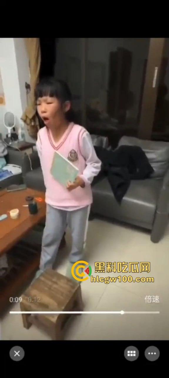 河南三年二班家长【周微】崩溃，辅导作业直接气疯，一边打小孩一边骂老师，班级群倾诉成大型吐槽现场！  第9张