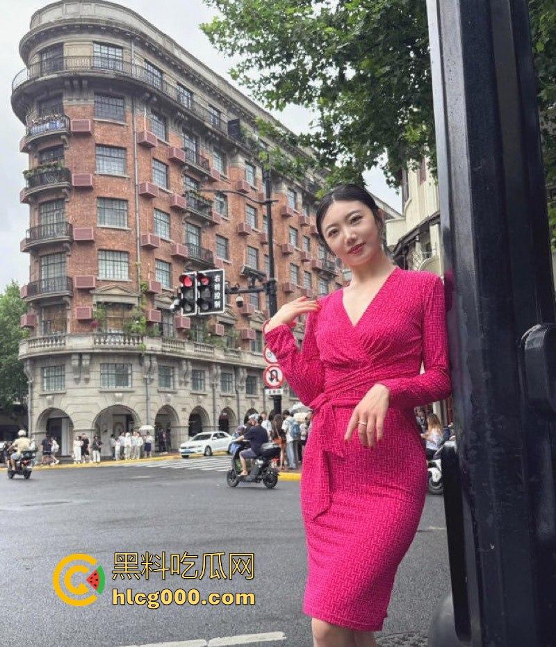 抖音健身网红【美式加满】极品身材御姐，各种情趣装骚舞诱惑，极致的肥奶翘臀，鸡巴看了直喷！  第3张