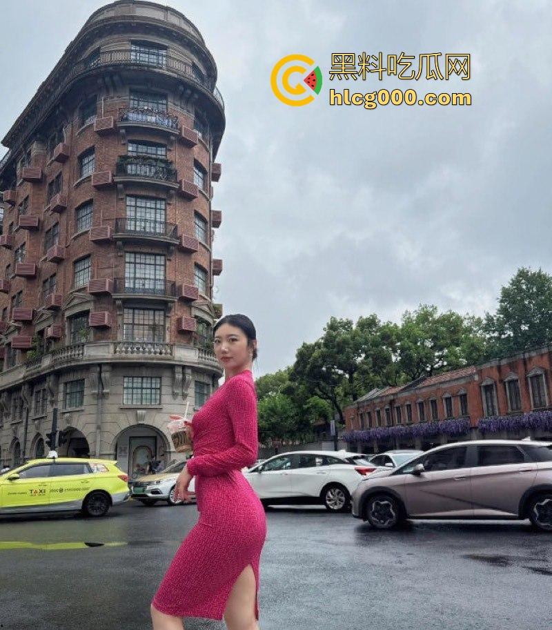 抖音健身网红【美式加满】极品身材御姐，各种情趣装骚舞诱惑，极致的肥奶翘臀，鸡巴看了直喷！  第4张