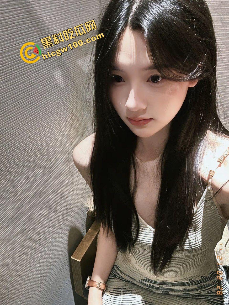 苏州经贸职业反差女大骚鸡【刘静语】本色出演发骚用牙刷自慰，露奶露逼淫荡至极！独家曝光流出！  第2张