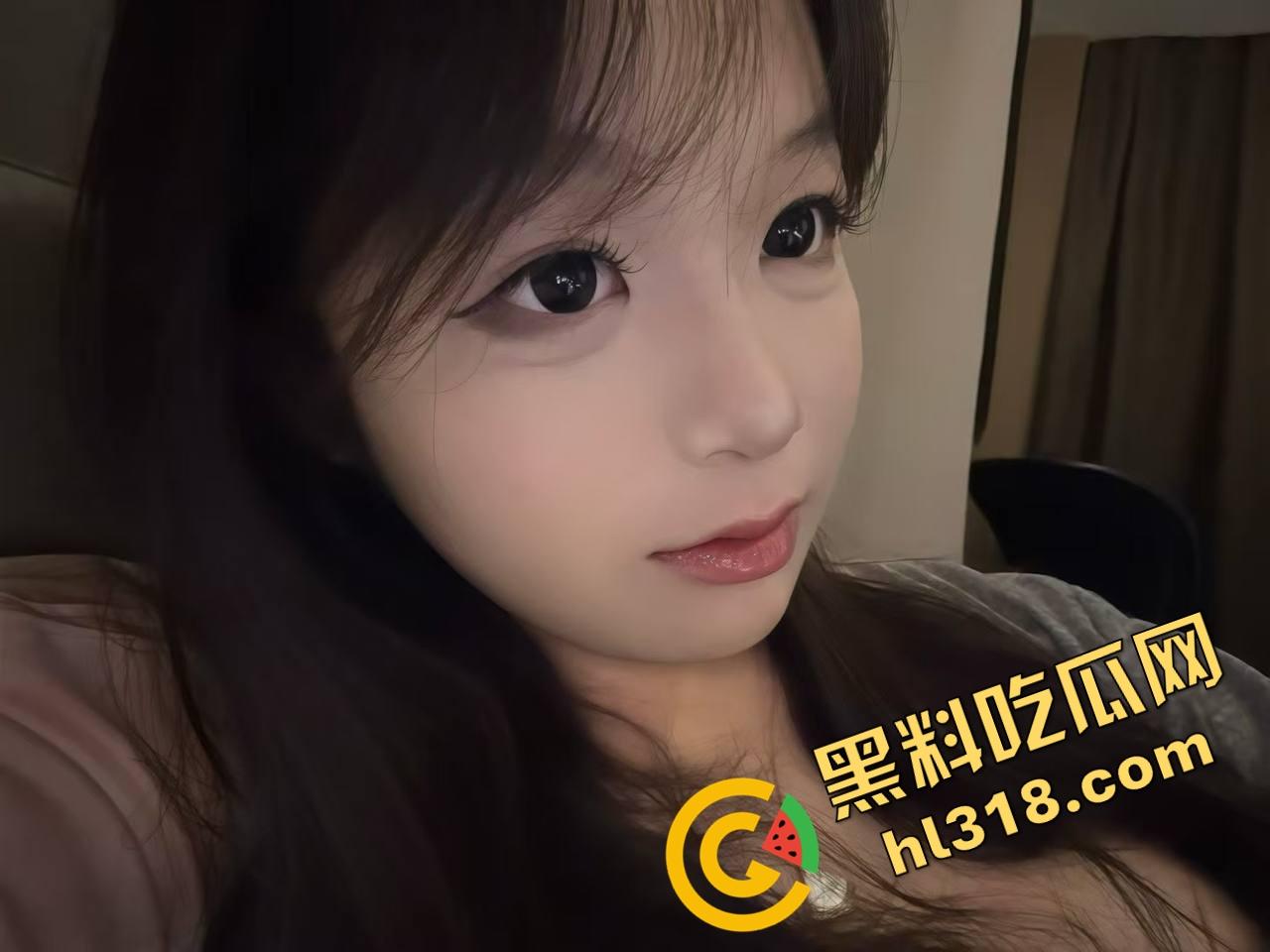 舔狗舔逼舔出大海，妹子正安静看书，下面一只舔狗正忙着库库舔逼，咸骚的味道都快飘出阅览室了！  第4张