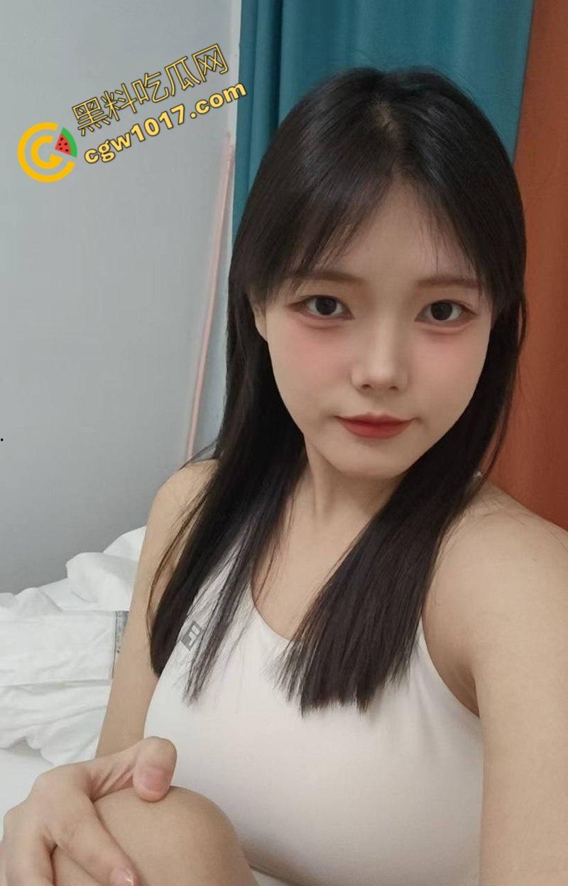 佛山白富美【陈佳涵】约炮视频曝光：体育生疯狂爆操堪比炮机，爆乳乱颤，嫩穴淫水四溢，各种姿势操得天昏地暗！  第3张