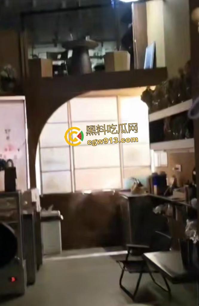 启东二喜甜品店老板娘【王文娟】，33岁沉迷18岁小鲜肉！婚内出轨被抓现行，欲杀女儿独吞小三！  第7张