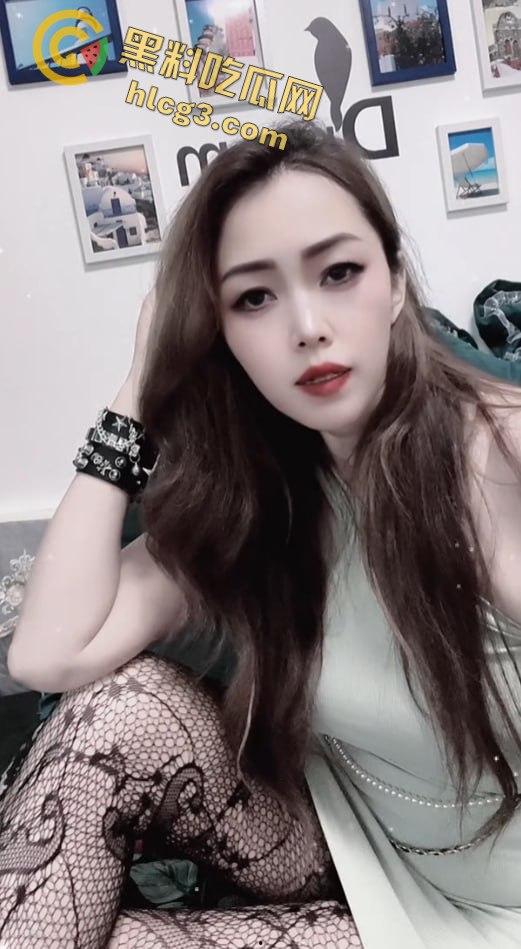 快手极品熟女『芙蓉姐』最新骚穴特写福利流出，舞者秀姐让人目瞪口呆！  第6张