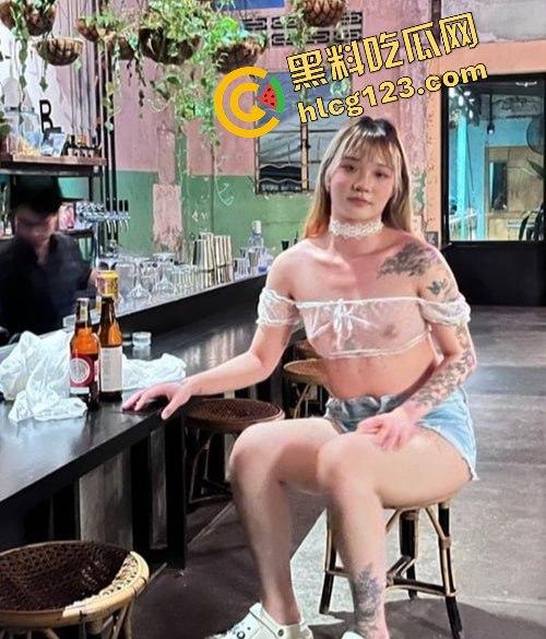 国外留学生反差婊大胆露出！齐逼超短裙美鲍惊艳，真空上街性感暴露到极限！  第3张