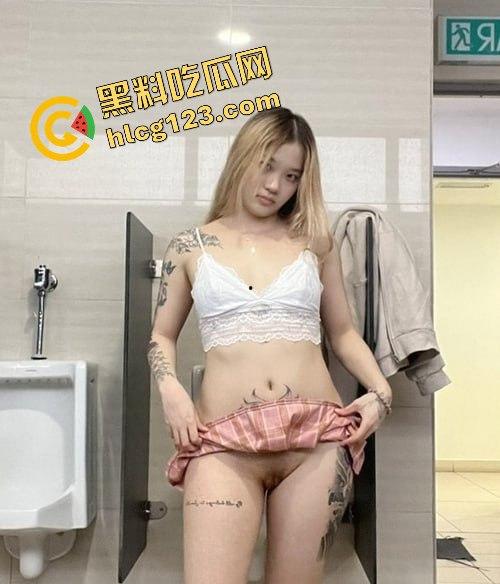 国外留学生反差婊大胆露出！齐逼超短裙美鲍惊艳，真空上街性感暴露到极限！  第9张