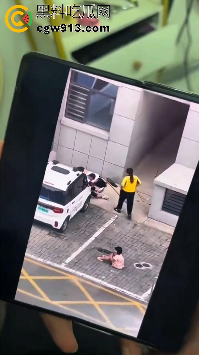 离婚女不能找果然有道理，河北邢台南和明德园小区，二婚女把老实婆婆逼跳楼，这回又要离婚了！  第2张