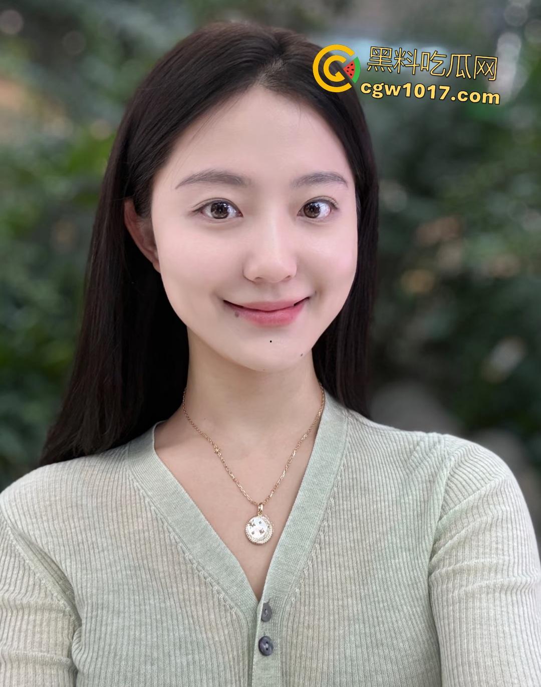 女王惩罚羞辱贱货男奴，蹲脸上撒尿后坐脸让毒龙舔屁眼，还掐奶头，男奴都快要憋死了！  第1张