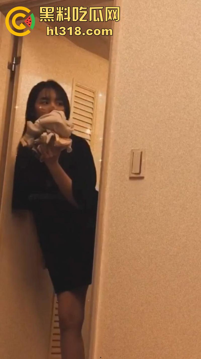 台湾极品幼师【赵舒妤】，细腰翘臀身材极品，背着男友和富二代偷情，结果视频被男友发现曝光！  第4张