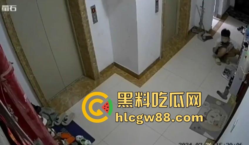 变态群友的分享！湖南脚控小哥去偷盗楼下小姐姐的的美鞋用来吃饭 脚控到已经病态 内容炸裂！  第11张