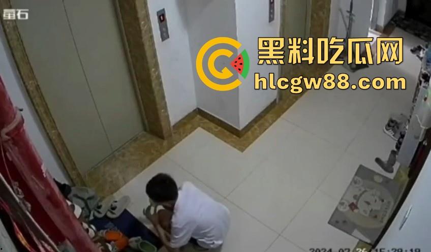 变态群友的分享！湖南脚控小哥去偷盗楼下小姐姐的的美鞋用来吃饭 脚控到已经病态 内容炸裂！  第12张