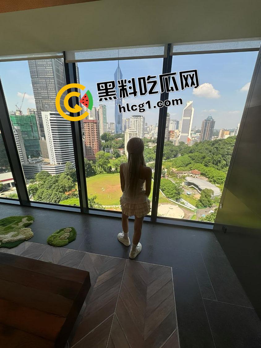 抖音小屁大王【屁小六】 内网网红 外网福利姬 最新反差付费资源 完美的屁股绝对对得起名字  第6张