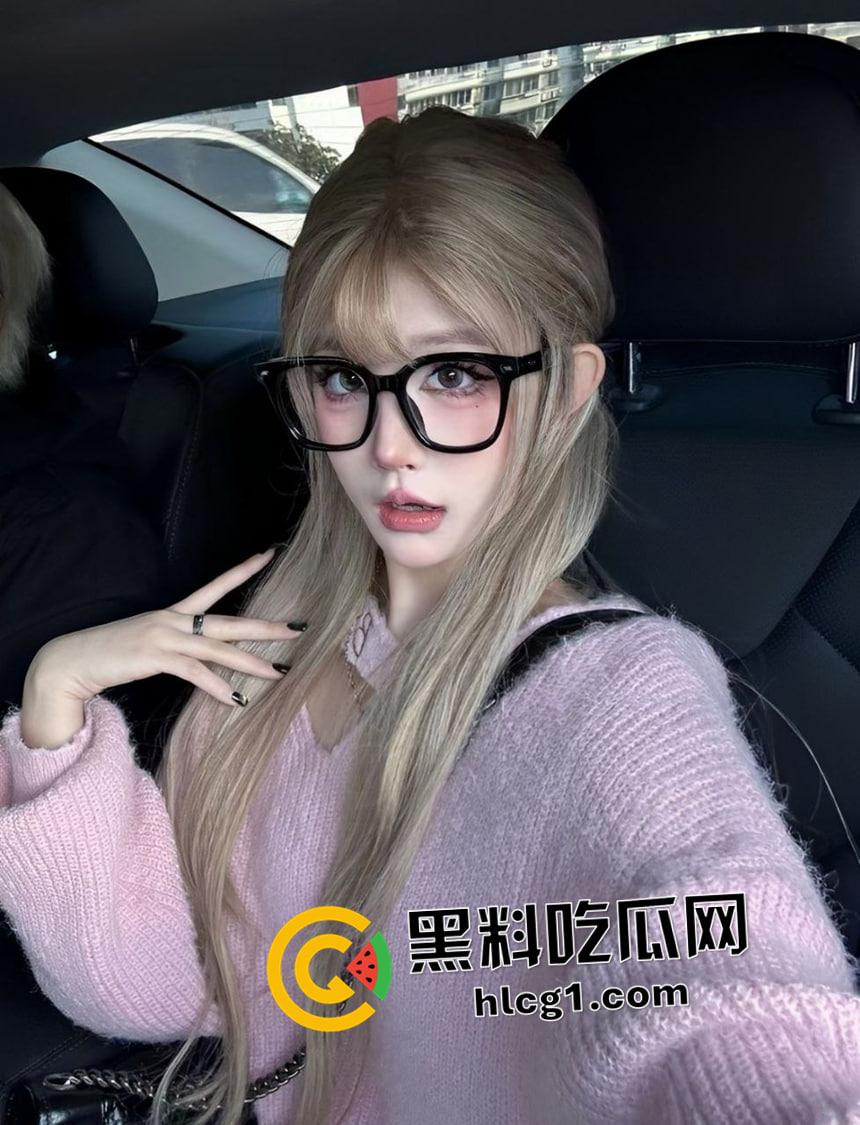 抖音小屁大王【屁小六】 内网网红 外网福利姬 最新反差付费资源 完美的屁股绝对对得起名字  第8张