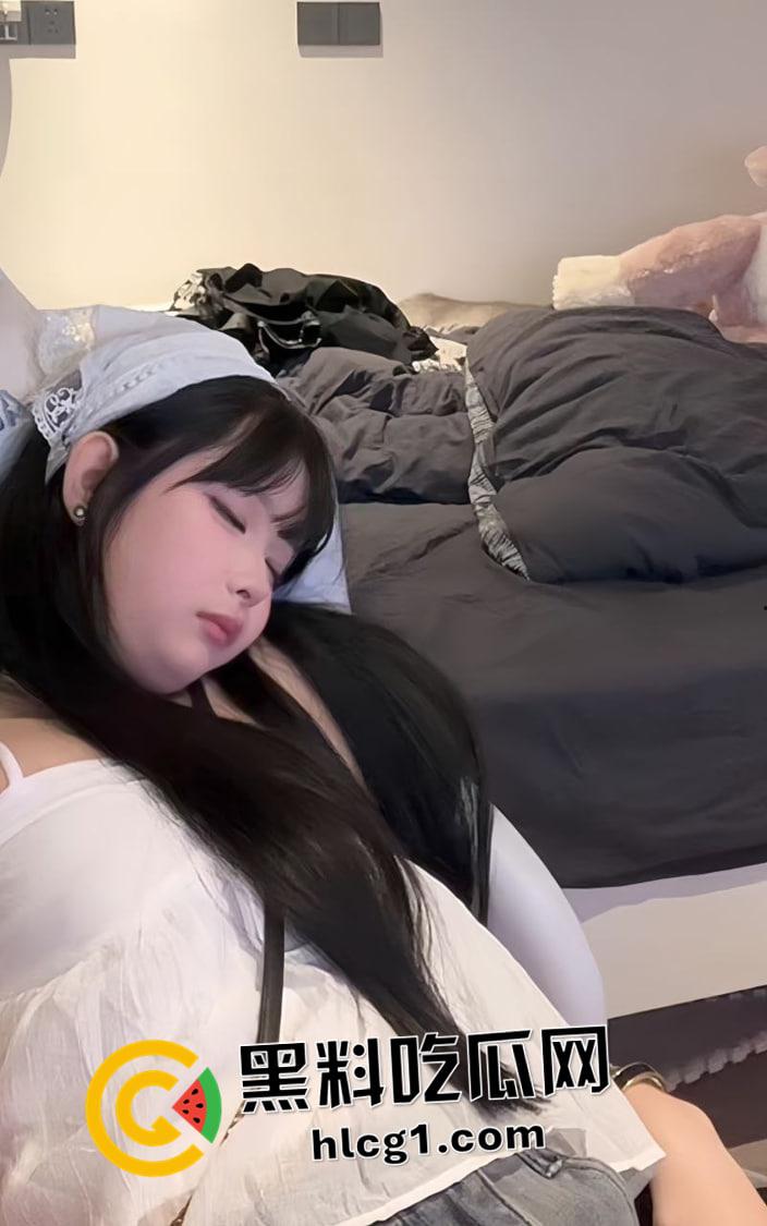 抖音小屁大王【屁小六】 内网网红 外网福利姬 最新反差付费资源 完美的屁股绝对对得起名字  第9张