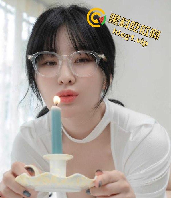 韩国巨乳模特『 Hyeon』楼梯口交视频流出！高冷美颜配极品身材！瘦高奶大性感尤物搔首弄姿尽显风情！  第2张