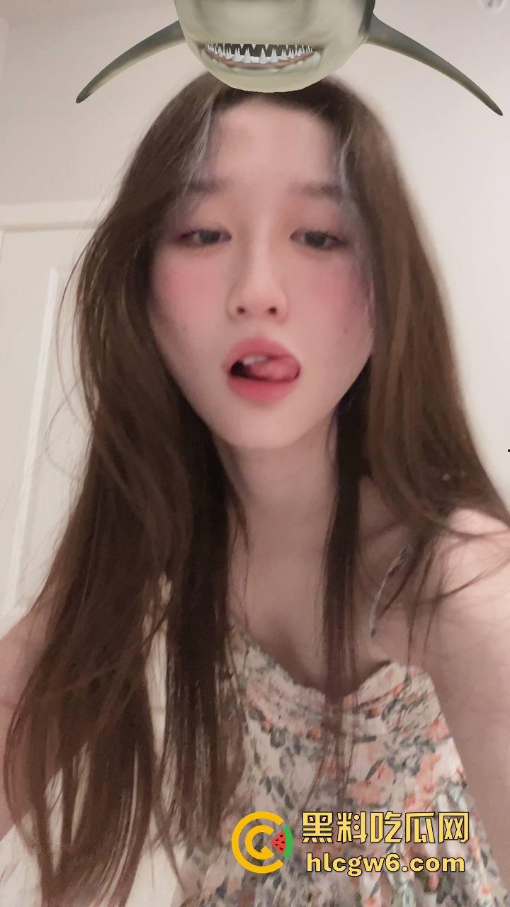 南昌高颜值小姐姐【李梦】和男友的私密自拍流出 对话污到炸裂，性感曲线撩人，卧室里的疯狂玩法让人浮想联翩！  第2张