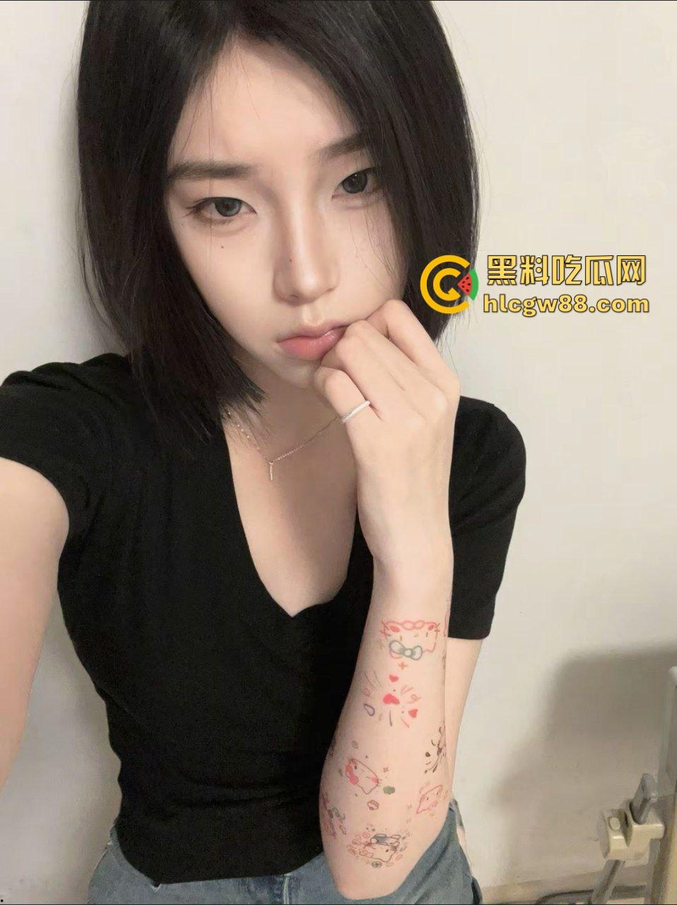 抖音美艳御姐骚鸡【917】长期约炮土豪大哥白浆泛滥成灾，拽着头发不停深喉口爆求饶喊不行！  第2张