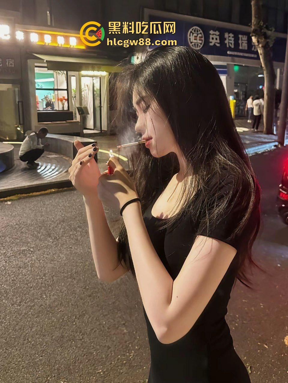 抖音美艳御姐骚鸡【917】长期约炮土豪大哥白浆泛滥成灾，拽着头发不停深喉口爆求饶喊不行！  第4张