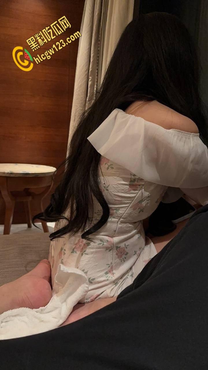 清纯江西女大学生变骚浪尤物！情趣装下美乳翘臀，床都被干塌了 !  第5张