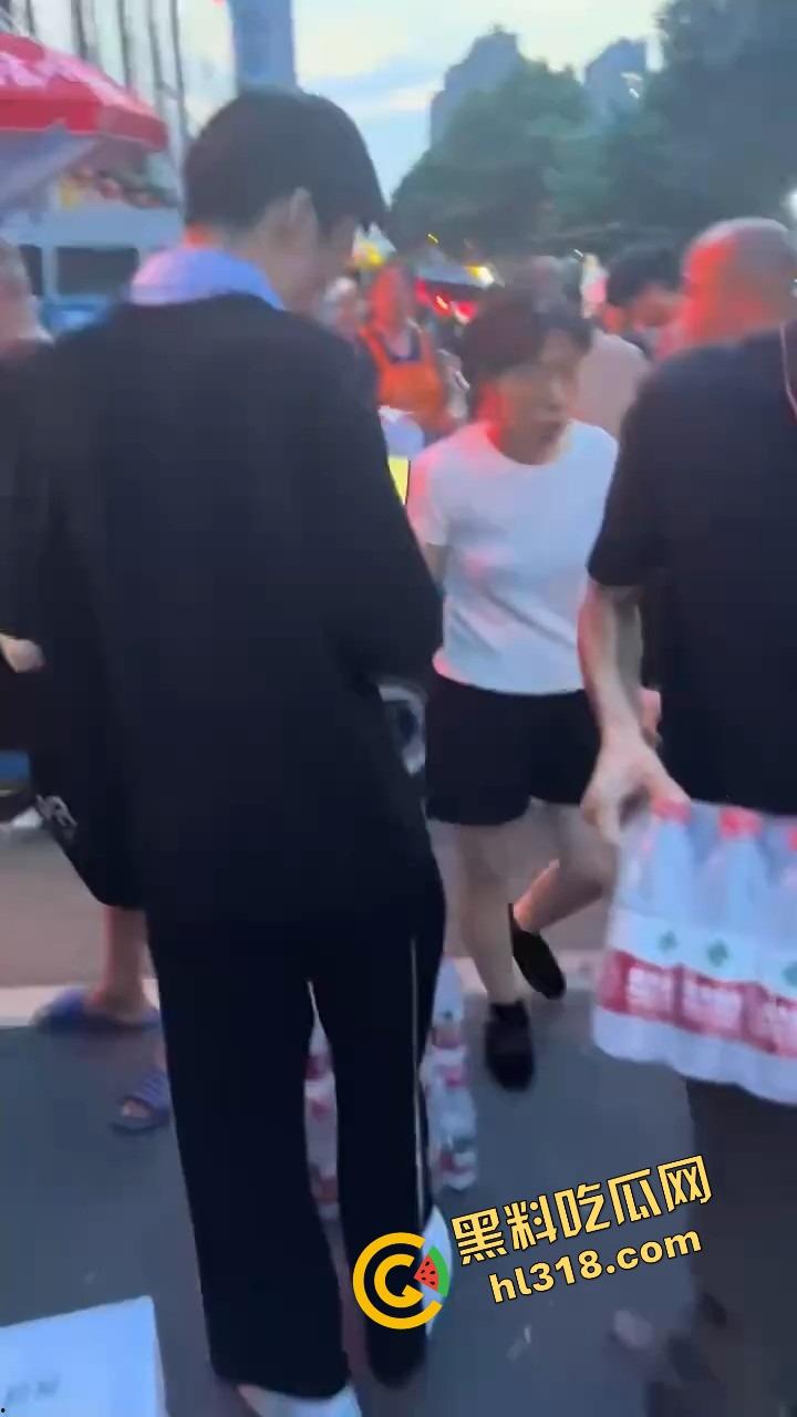 杭州余杭区自来水一夜变屎汤，老百姓刷牙直接口对口传承，做饭一锅屎，洗澡原地泥浆浴！  第5张