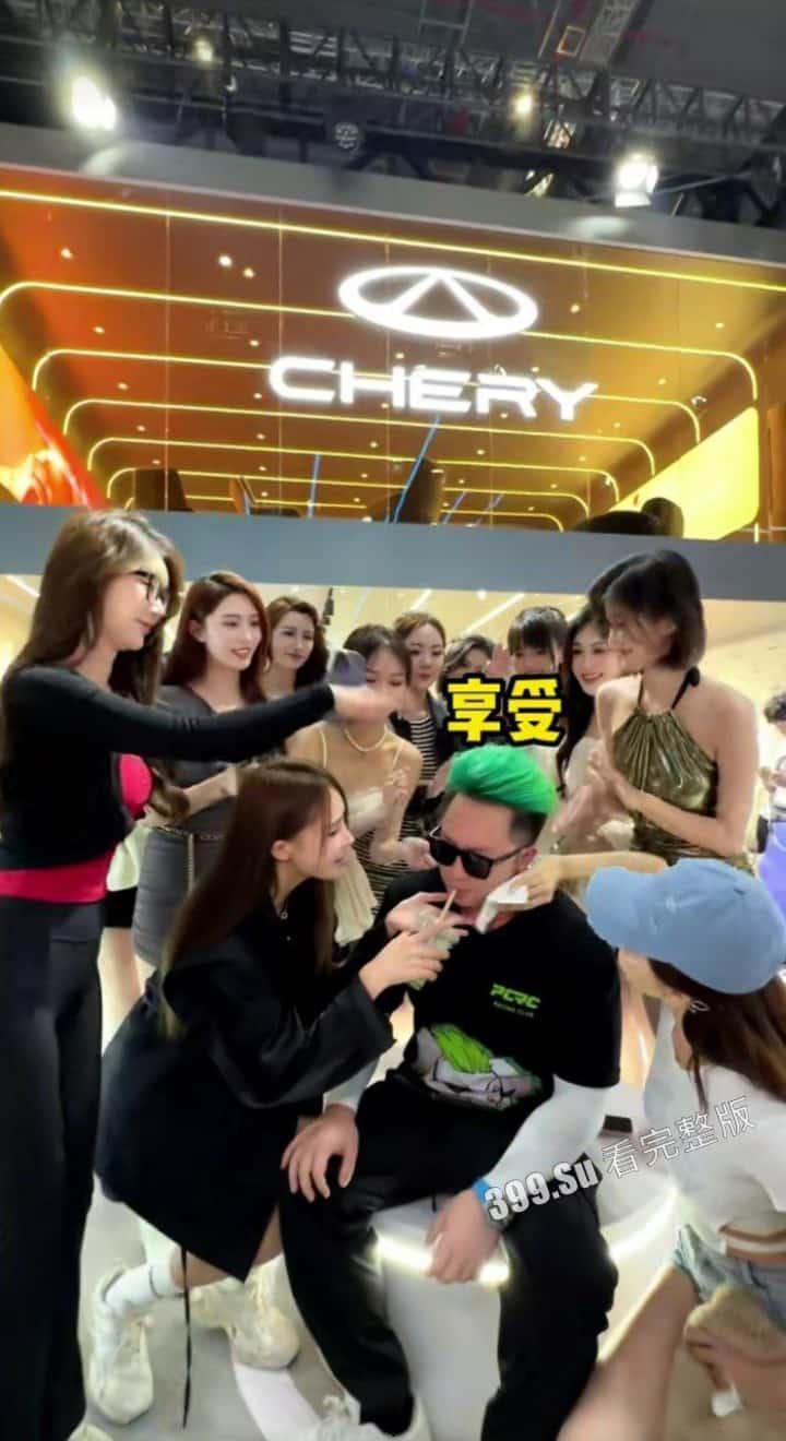 抖音千万网红玩车博主李二狗事件！二狗在自己家私人别墅开淫趴派对视频流出！一人战 4 女！他的生活我们的梦！  第4张