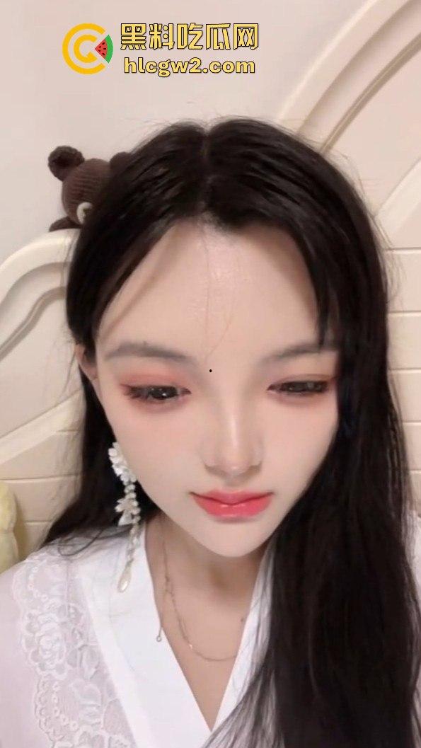 河北骚少妇【紫苏姐姐】抖音翻车  给大哥自拍的骚视频外泄 画面辣眼睛骚劲十足！ 第2张