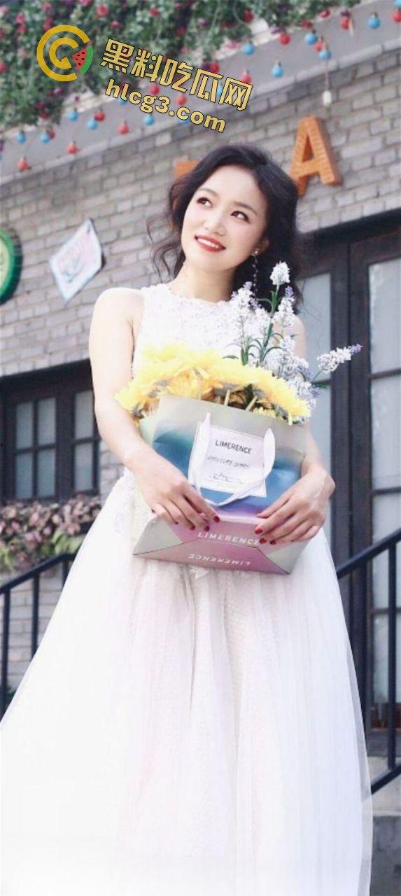 少妇骚妻反差大揭秘，新娘子从优雅人妻到淫荡母狗的惊人转变！  第7张