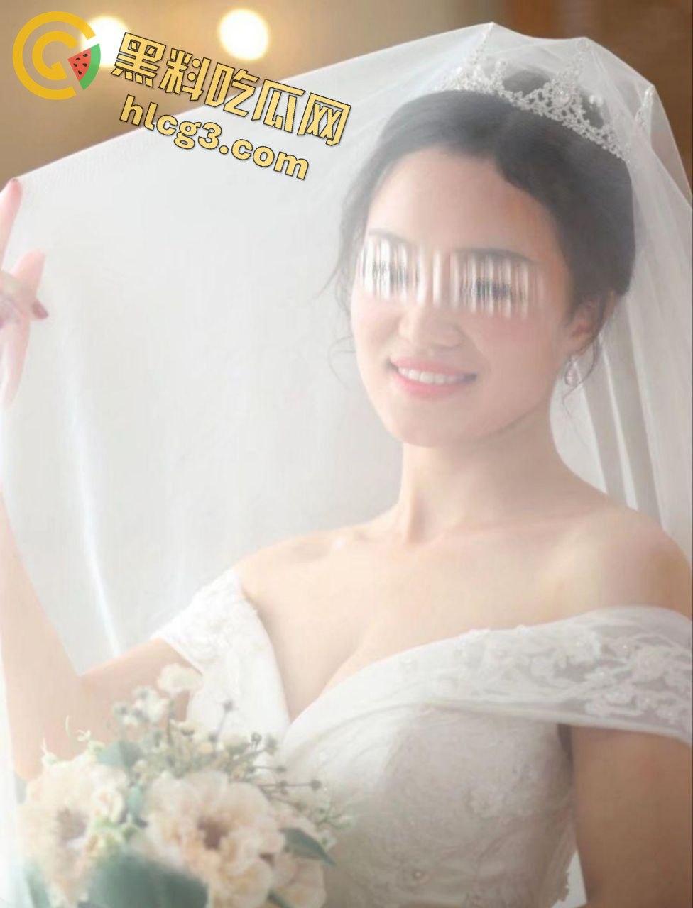 少妇骚妻反差大揭秘，新娘子从优雅人妻到淫荡母狗的惊人转变！  第11张