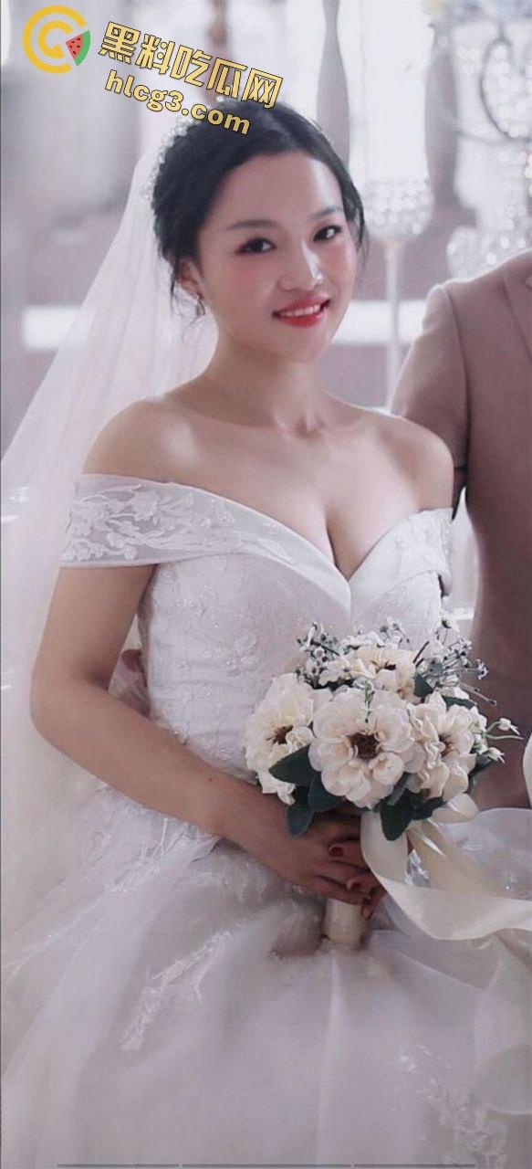 少妇骚妻反差大揭秘，新娘子从优雅人妻到淫荡母狗的惊人转变！  第12张