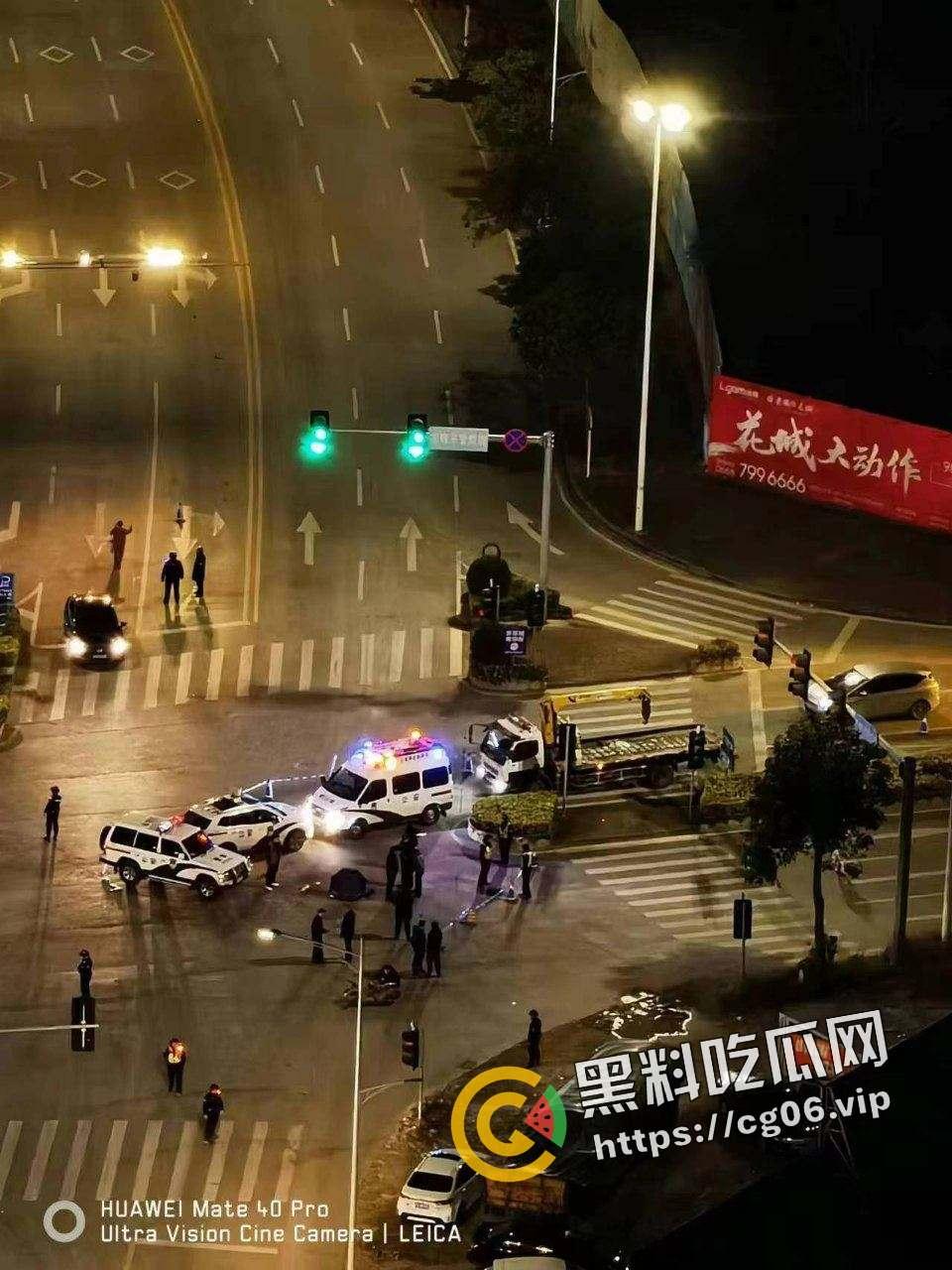 茂名化州当街行凶！疑似为女子前夫情杀 当街捅死之后还一直在打  这是有多大的仇恨 第5张