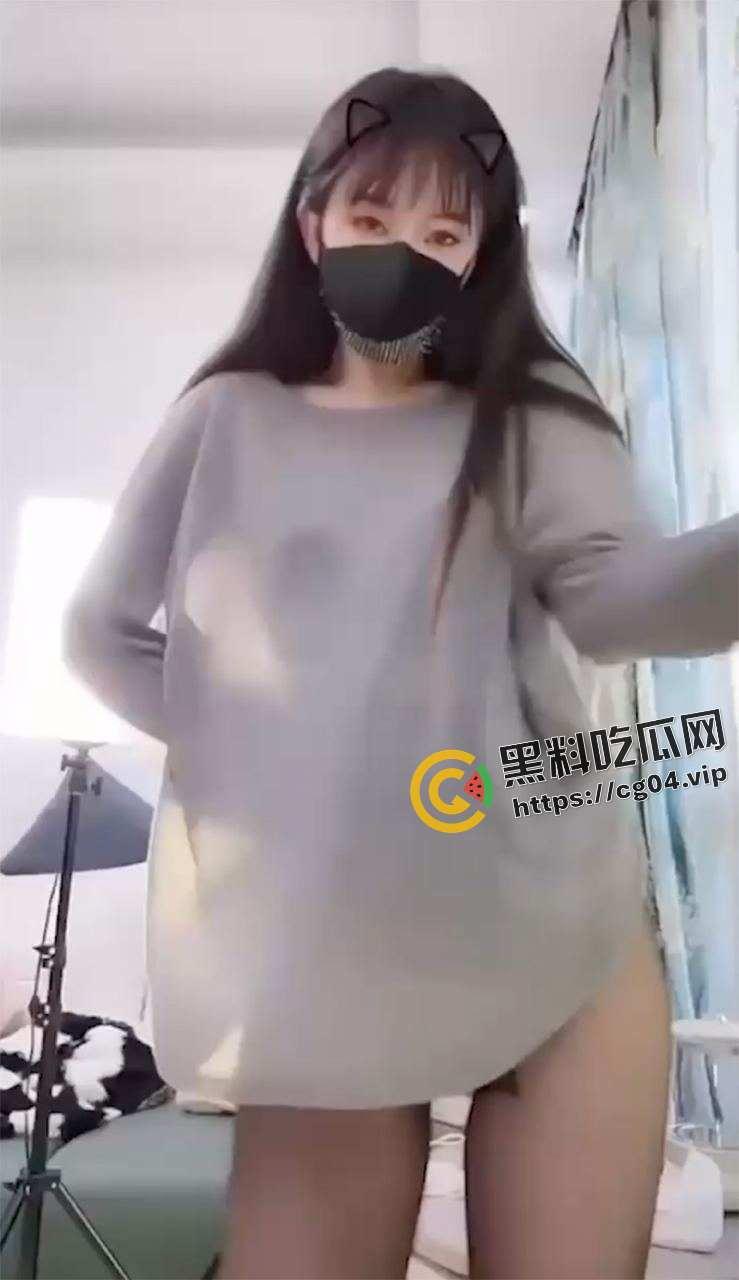 抖音主播向向 珍珠纱裙 内裤勒逼 疯狂擦边露点 无照露背 付费大合集  第5张