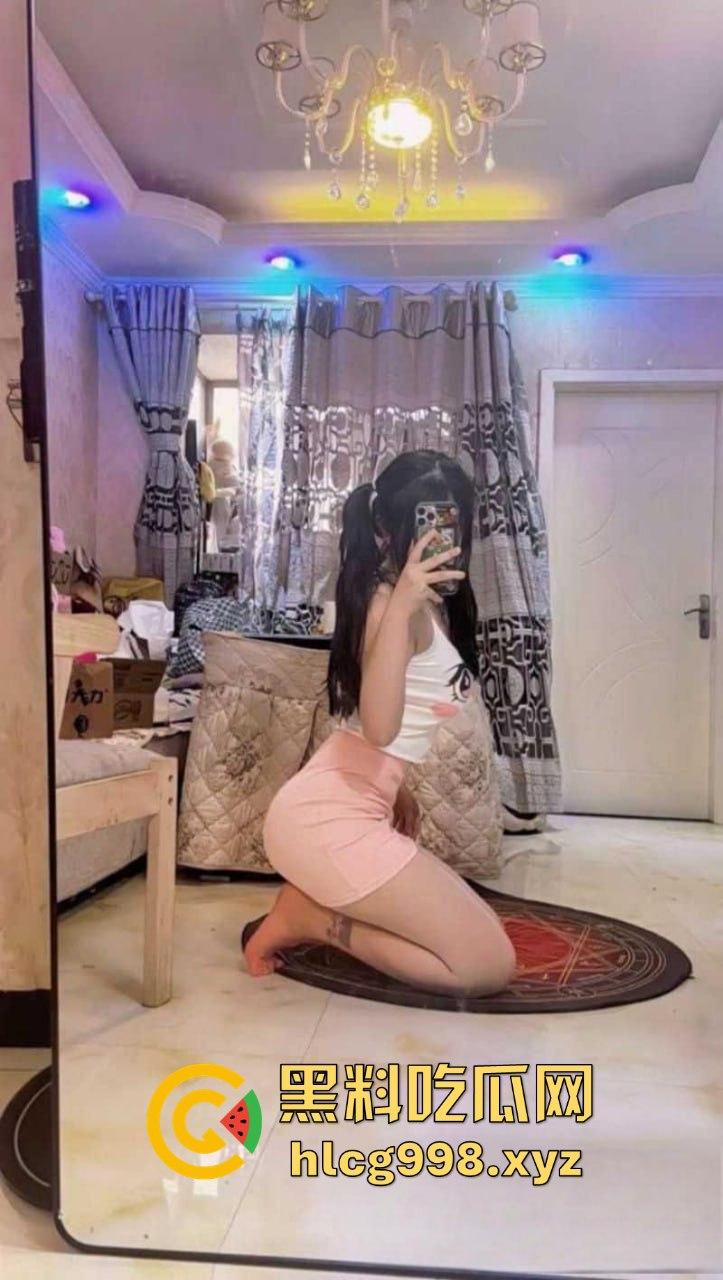 贵阳职业学院【粟媛】卖逼求票上位会长，性瘾大开四处约炮解火！骚逼一天不草就痒得难受！  第2张