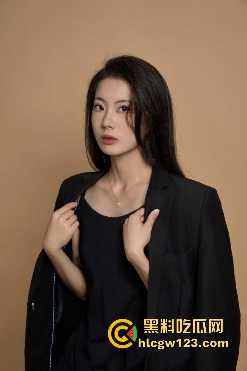 山东舞蹈老师【程一倩】失恋后放飞自我 穿着性感黑丝约炮 惨遭大屌猛男爆操彻底被征服 呻吟声酥骨令人脸红心跳！  第1张