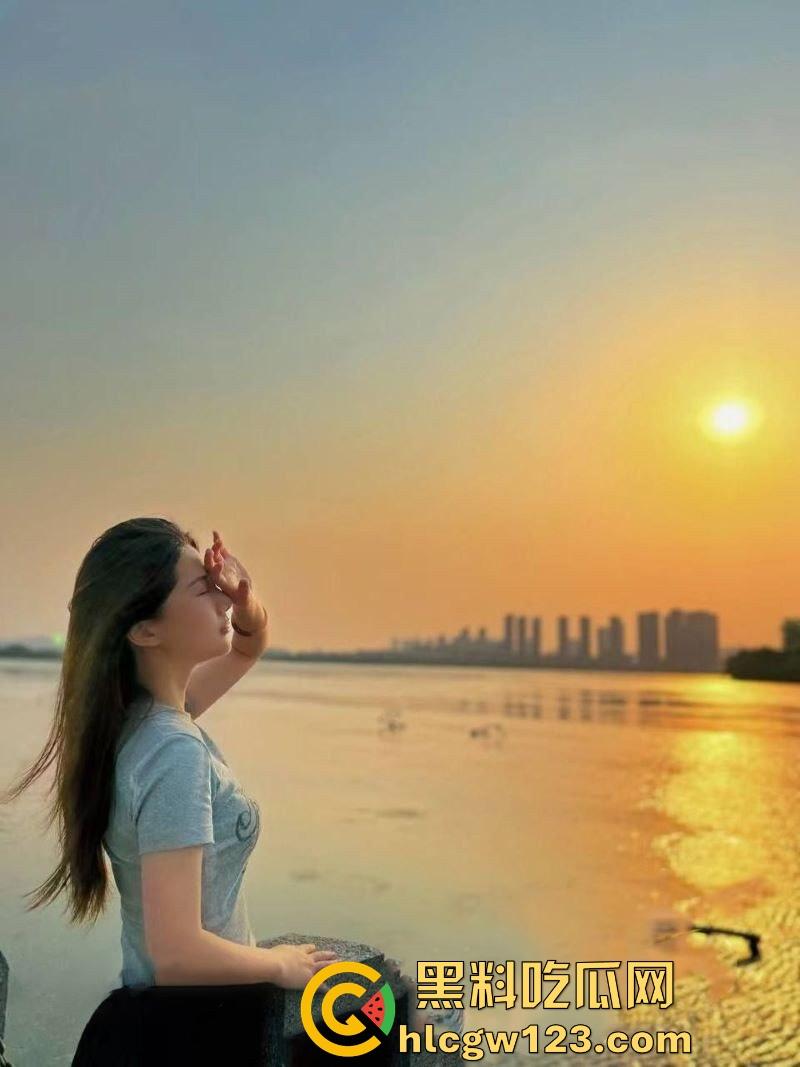 山东舞蹈老师【程一倩】失恋后放飞自我 穿着性感黑丝约炮 惨遭大屌猛男爆操彻底被征服 呻吟声酥骨令人脸红心跳！  第2张