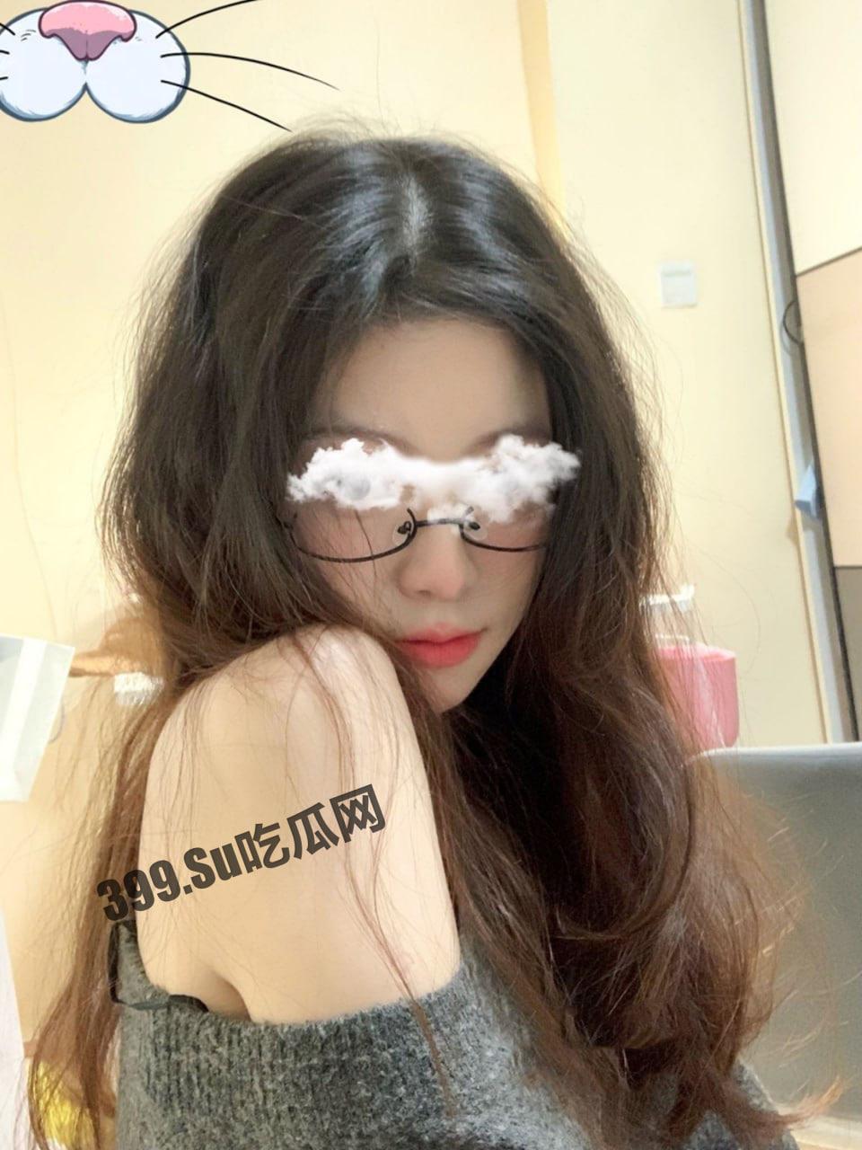 抖音 6 万粉网红女神大尺度性爱视频流出 外表超级无敌清纯 白皙粉嫩的皮肤绝顶蜜臀  第3张