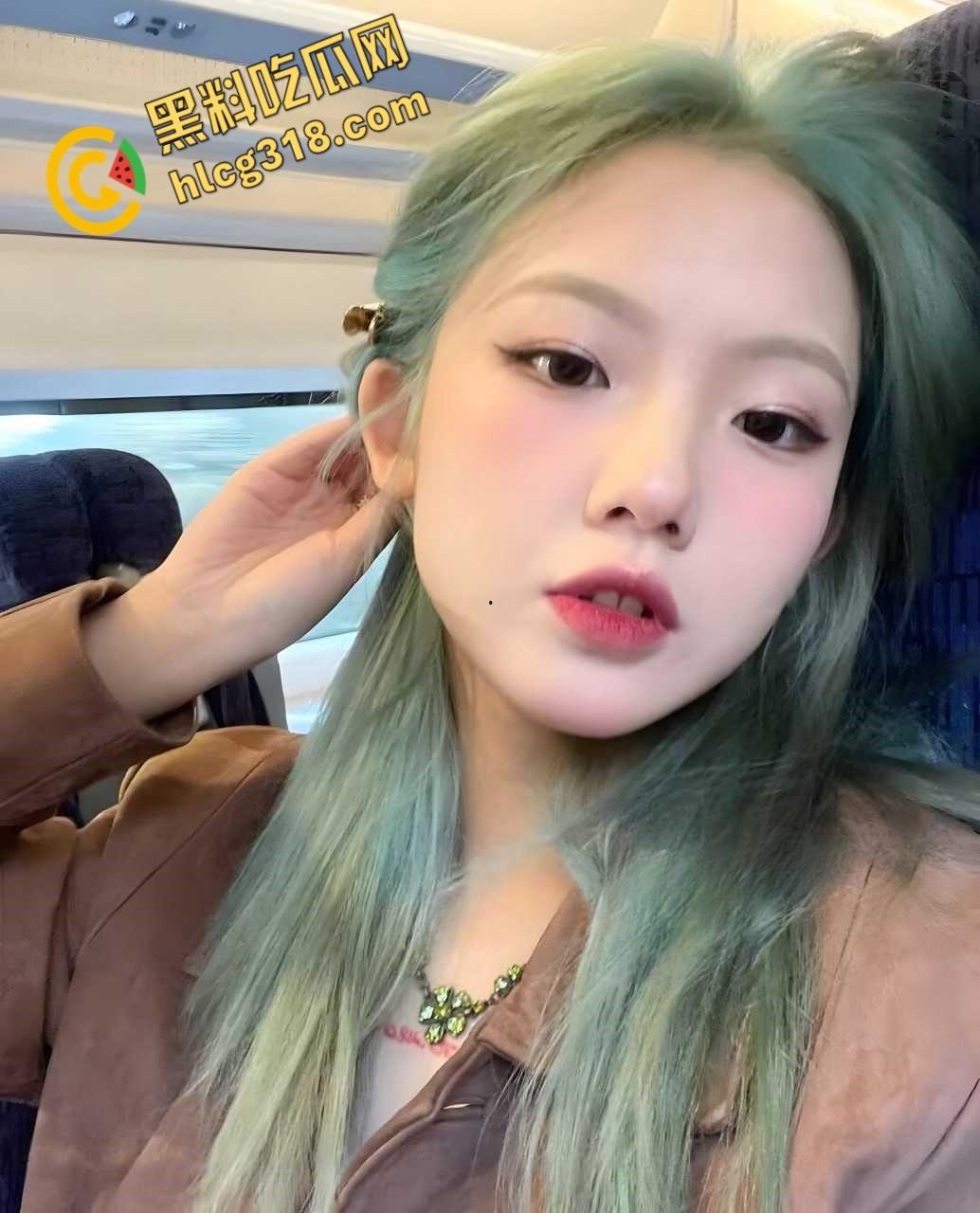 浙江外国语学院【张钰娇】，清纯反差绿发妹，高铁千里送炮，口活一流嫩穴随便内射！  第4张