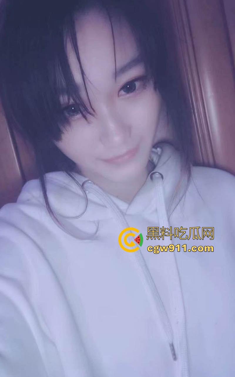 安徽大学大三师姐【王诗语】约炮视频曝光，校园女私下却是反差骚母狗，跪舔爆操调教，猛插蜜穴臀汁水四溅！  第1张