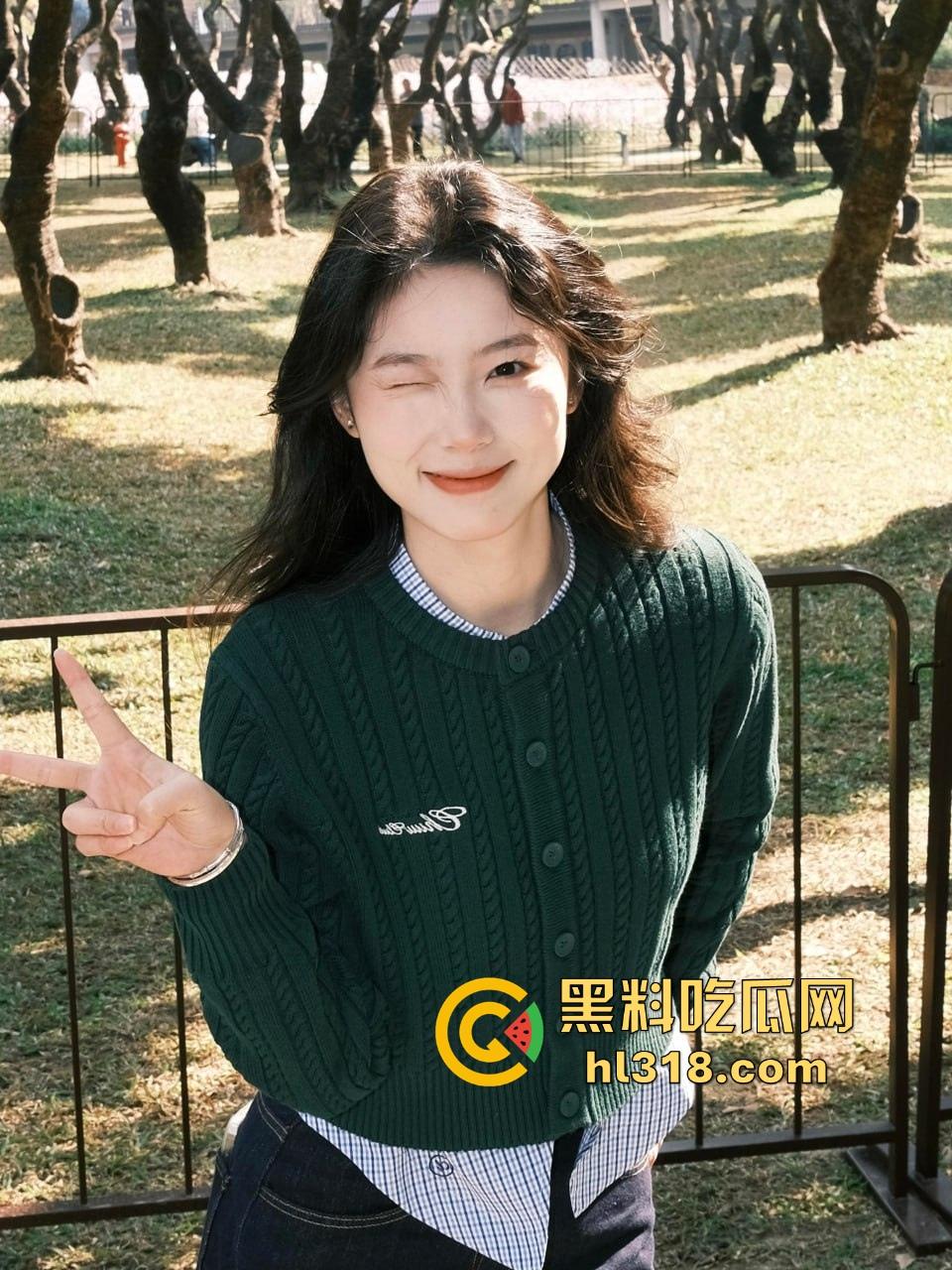 海角乱伦，操漫展回来的女儿，cos草神的衣服还没来得及脱， 就已经吃起了我的鸡巴，激情满满！  第1张